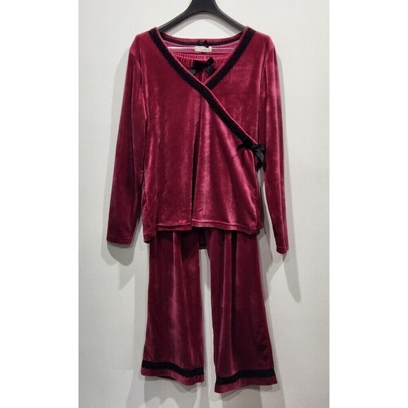 RICHIE House Faux Wrap Velour Lace Trim Lounge Set, M - Picture 1 of 9